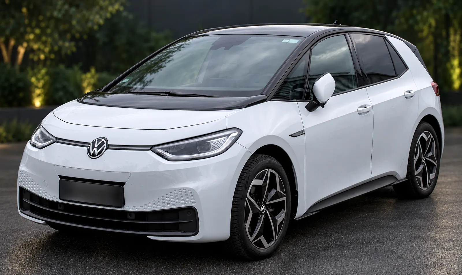 2021-es Volkswagen ID.3 háromnegyedes elölnézetben; a rendszám anonimizálva.